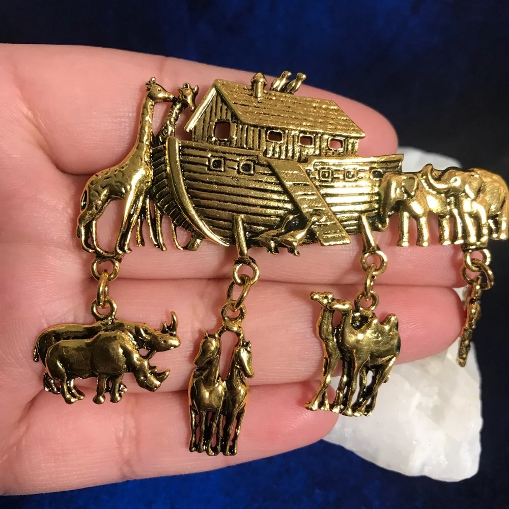 Gold tone Noahs ark brooch pin with animal dangle charms